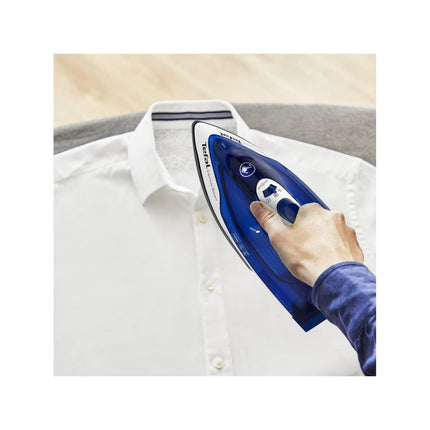 Ferro a Vapor Tefal Express Steam FV2838 de 2400 W Jato de Vapor 180 g/min e Base Cerâmica - Azul e Branco