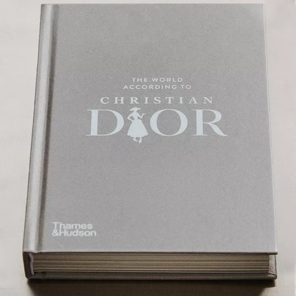LIVRO THE WORLD ACCORDING TO CHRISTIAN DIOR (INGLÊS)