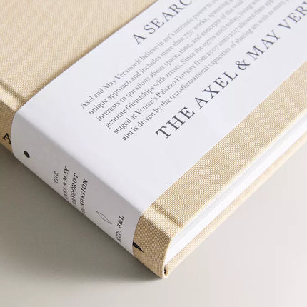 LIVRO A SEARCH FOR THE UNIVERSAL (INGLÊS)