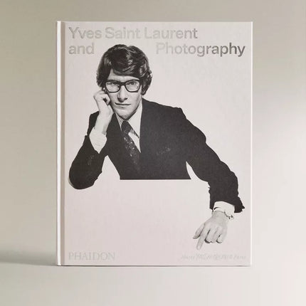 LIVRO YVES SAINT LAURENT AND PHOTOGRAPHY (INGLÊS)