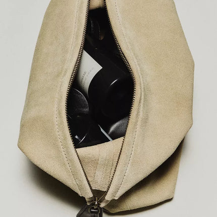 NECESSAIRE DE CAMURÇA DE VIAGEM