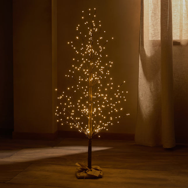 Árvore de Natal Contemporânea com Luzes LED Volda